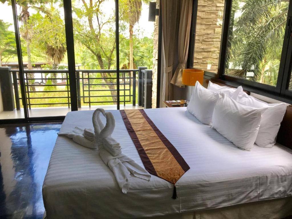 Hotel Suwan Golf & Country Club Nakhon Pathom Exterior foto