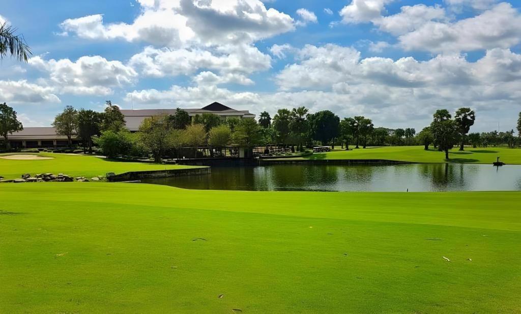 Hotel Suwan Golf & Country Club Nakhon Pathom Exterior foto