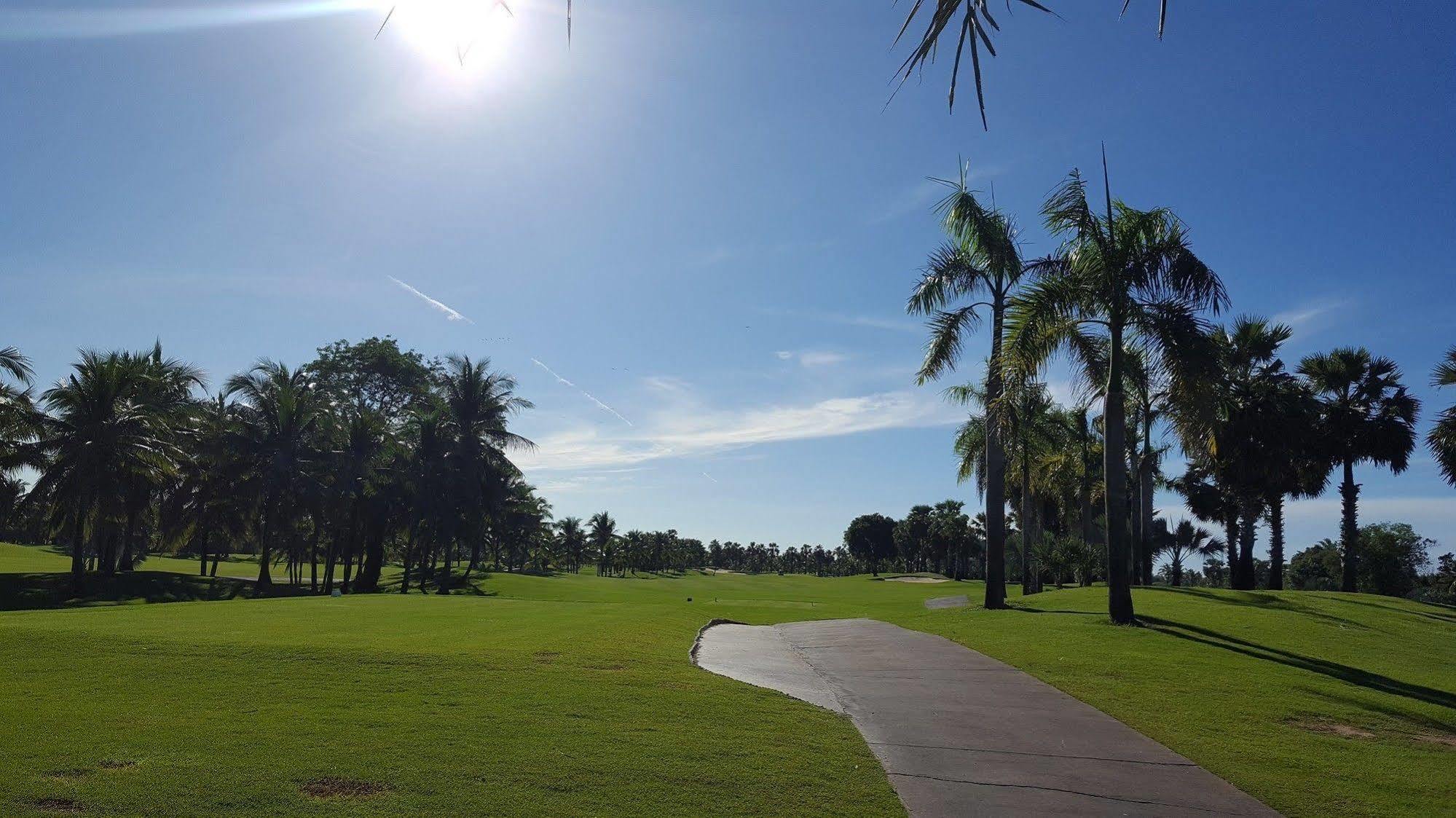 Hotel Suwan Golf & Country Club Nakhon Pathom Exterior foto