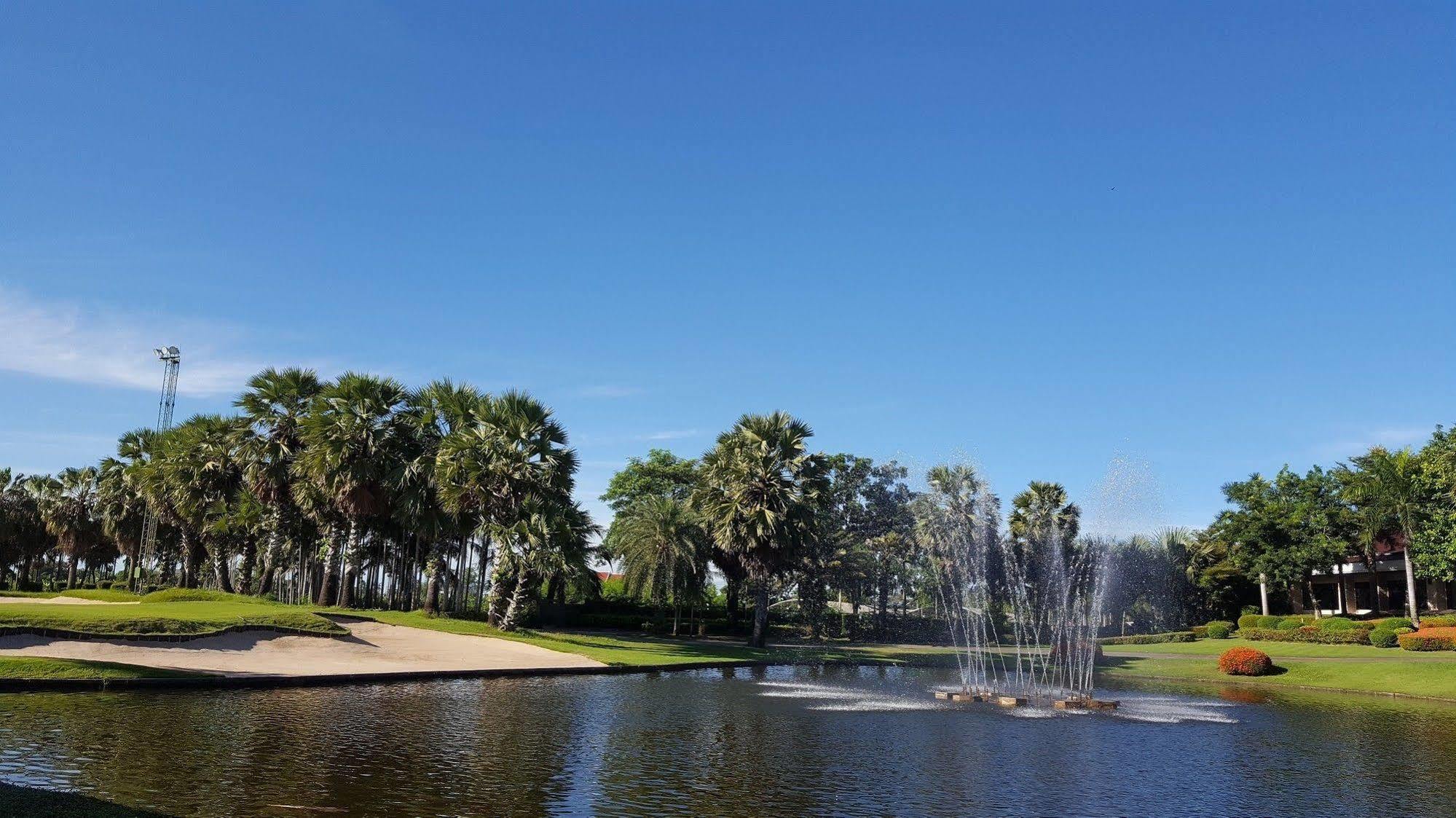 Hotel Suwan Golf & Country Club Nakhon Pathom Exterior foto