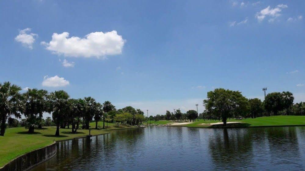 Hotel Suwan Golf & Country Club Nakhon Pathom Exterior foto