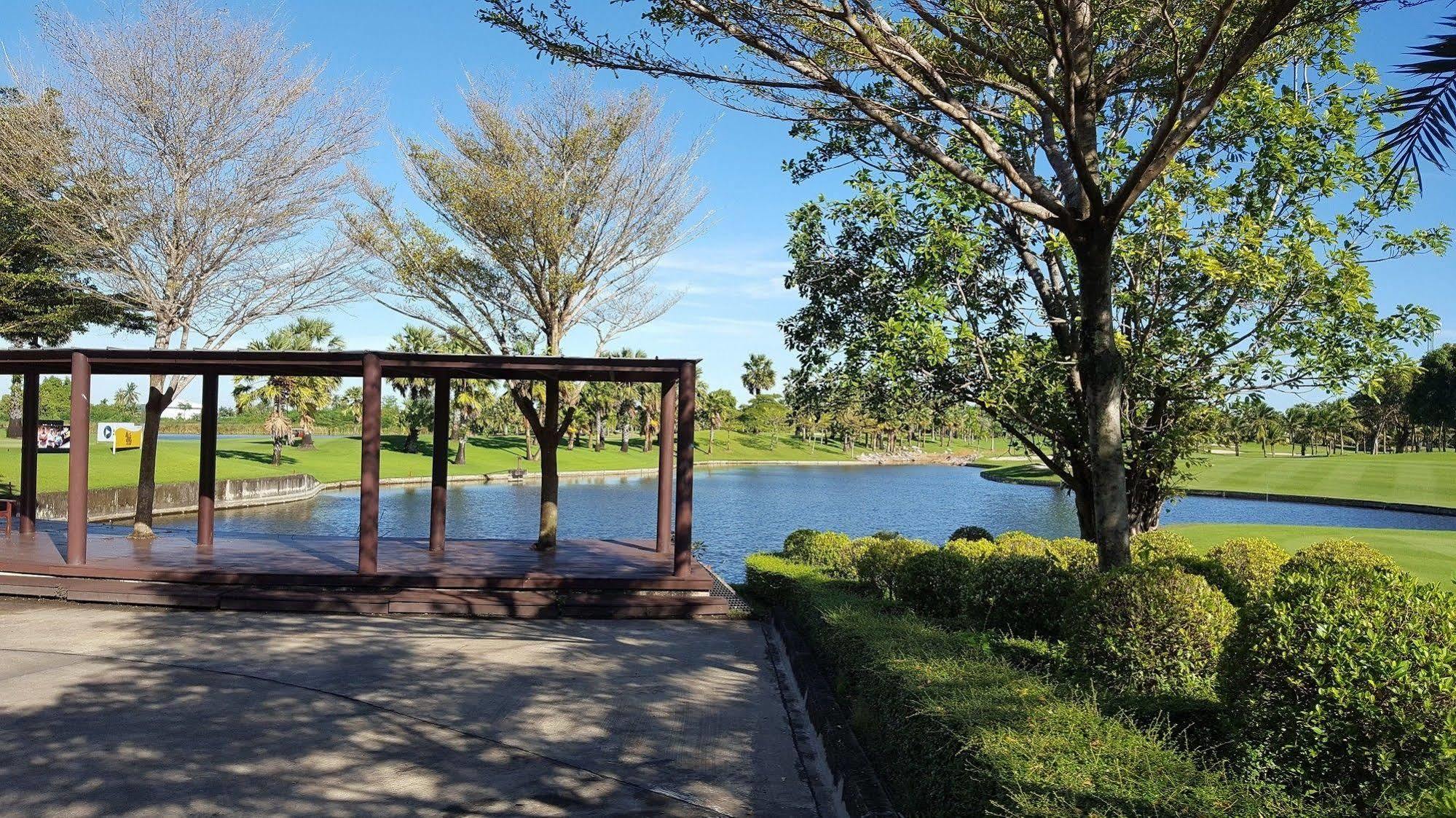 Hotel Suwan Golf & Country Club Nakhon Pathom Exterior foto